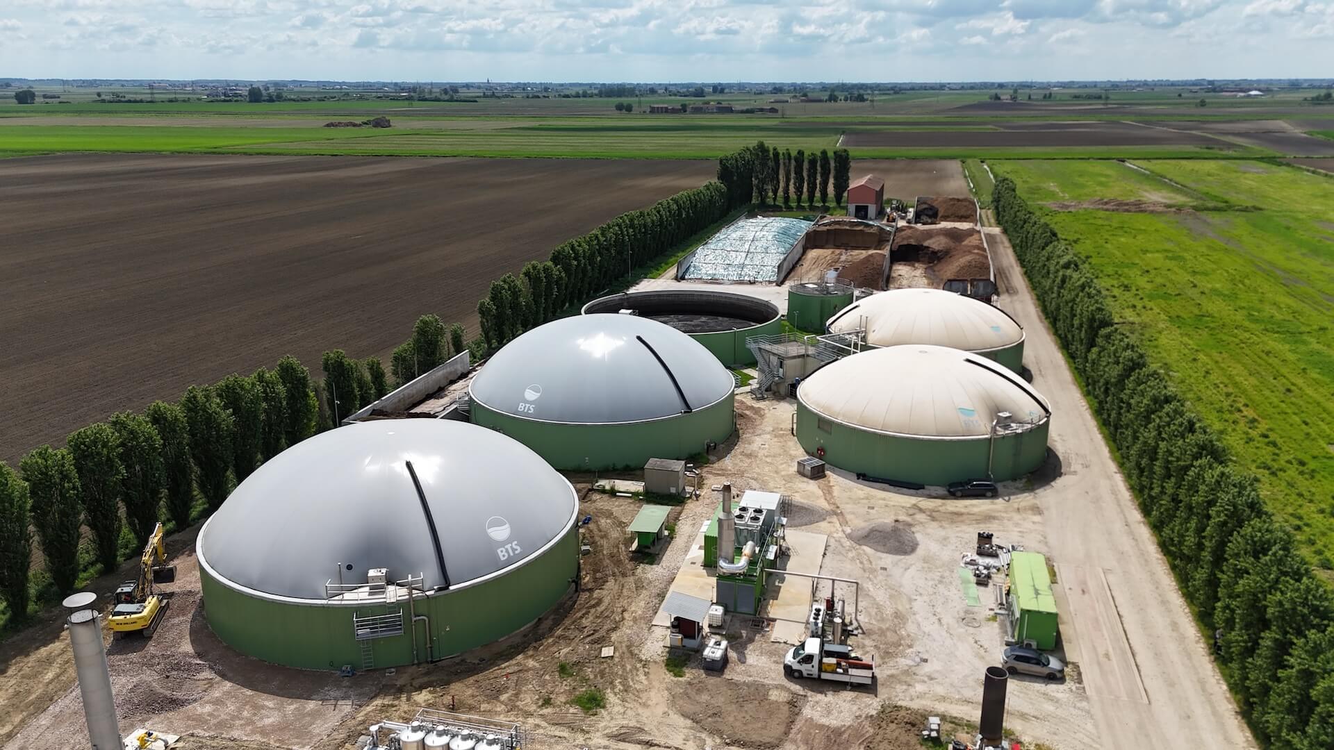 Featured image for “BTS DevCo ed Eiffel Gaz Vert, finanziamento da 208 milioni di euro da parte di Deutsche Bank per 10 impianti di biometano in Italia”